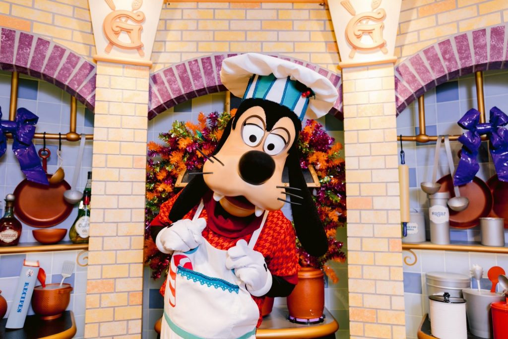 Themed Dining Experiences Holiday Entertainment Disneyland