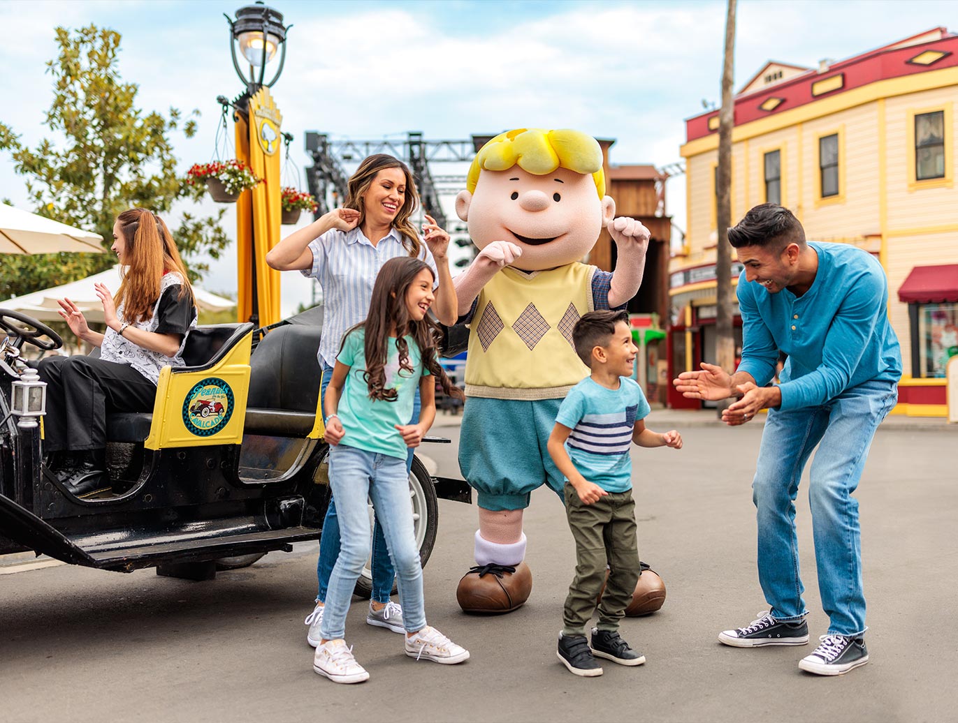 Peanuts-On-the-Go-Cavalcade-Knotts-Berry-Farm Peanuts On the Go Cavalcade